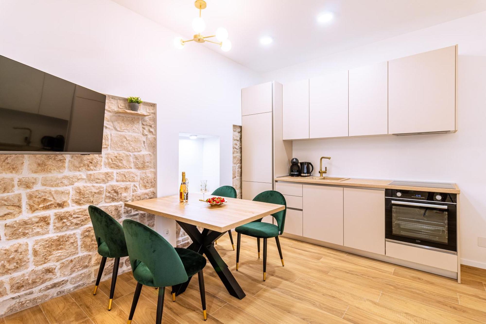 Luxury 2 Bedroom-2 Bathroom Apartment & Studio App With Rooftop Terrace Split Exterior foto