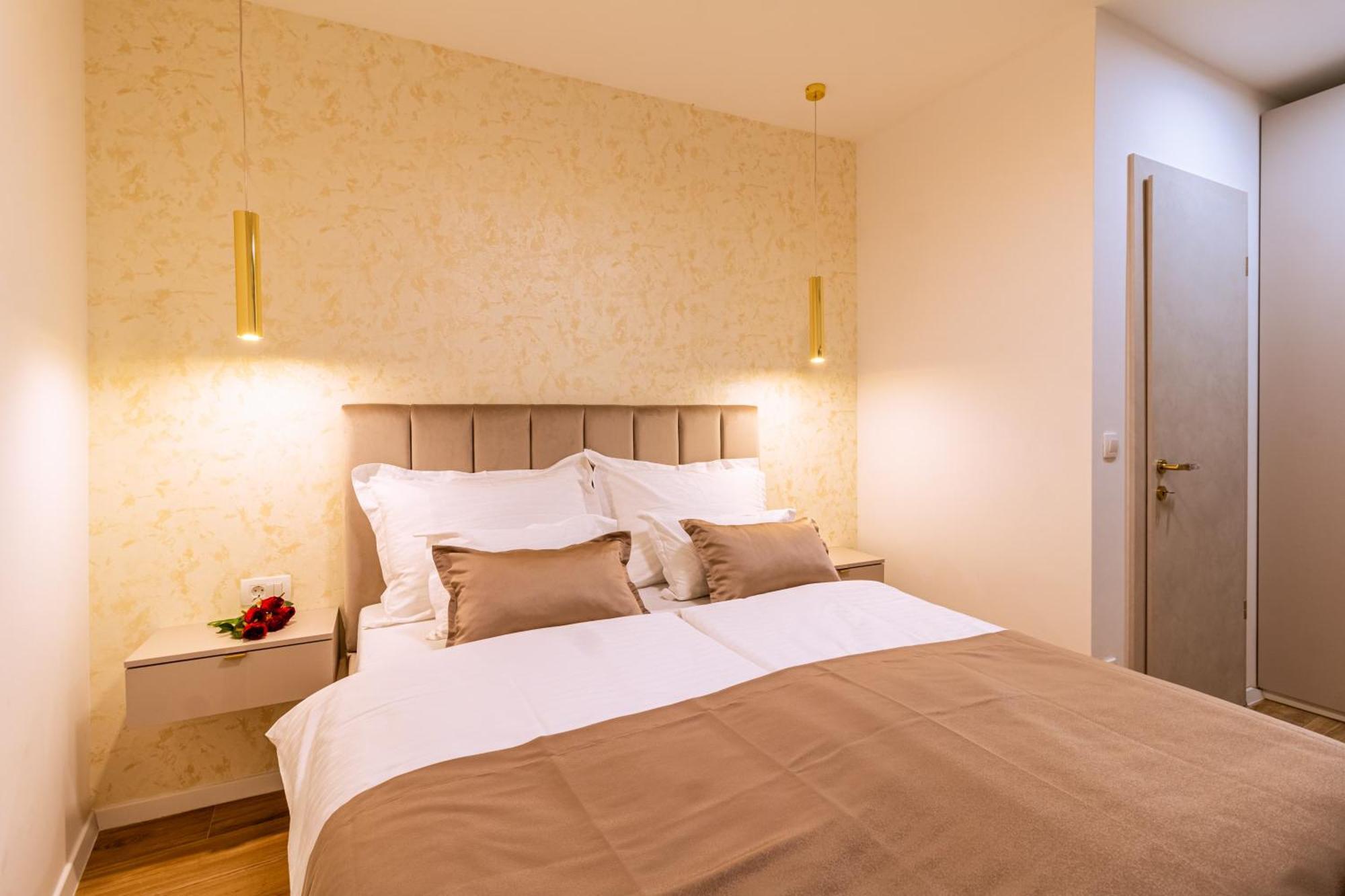Luxury 2 Bedroom-2 Bathroom Apartment & Studio App With Rooftop Terrace Split Exterior foto